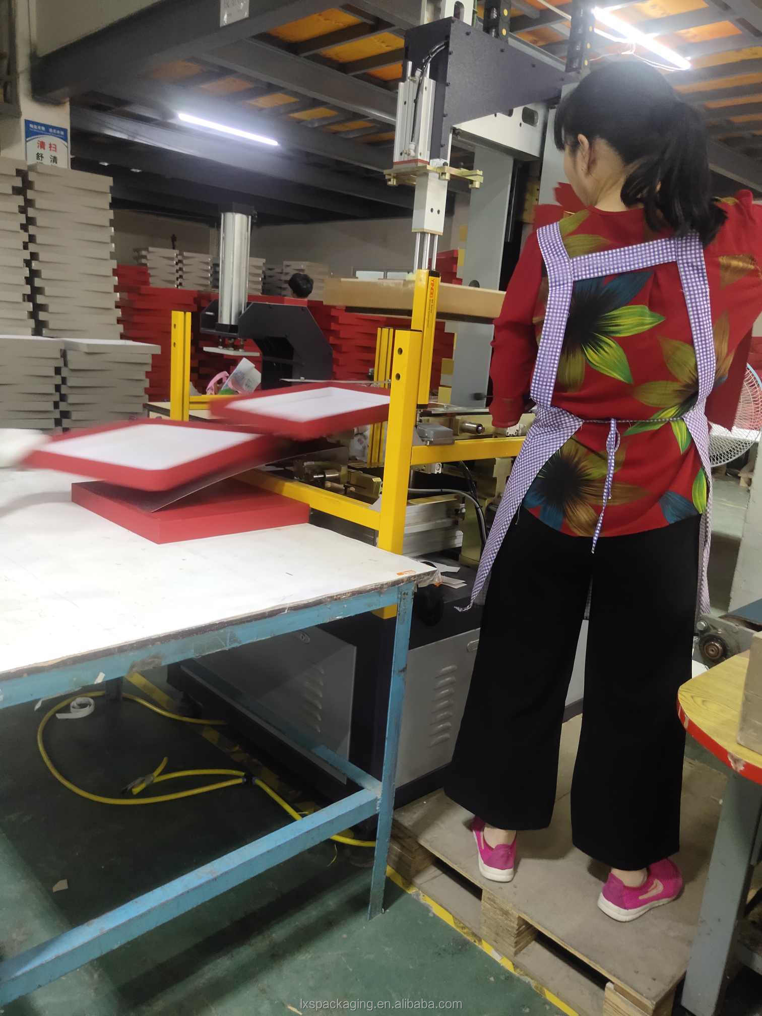 Rigid Jewelry Box Wrapping Machine 30 Pcs/Min 220v 0.6MPa Air Pressure