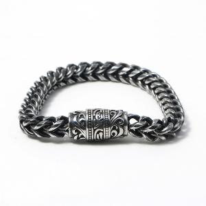 China Stainless steel men's bracelet with retro patterned surface cast magnetic buckle design, trendy accessory factory