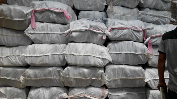 used shoes packaged into 25kg bale