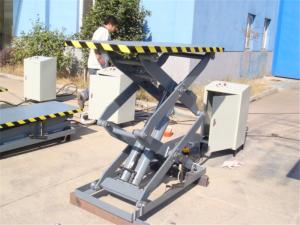 China 1T,2THydraulic Scissor Lift Platform With Safety Toe Guard For Unloading Goods From Truck factory