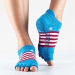 Custom logo, design anti-slip cotton knitting toe yoga socks