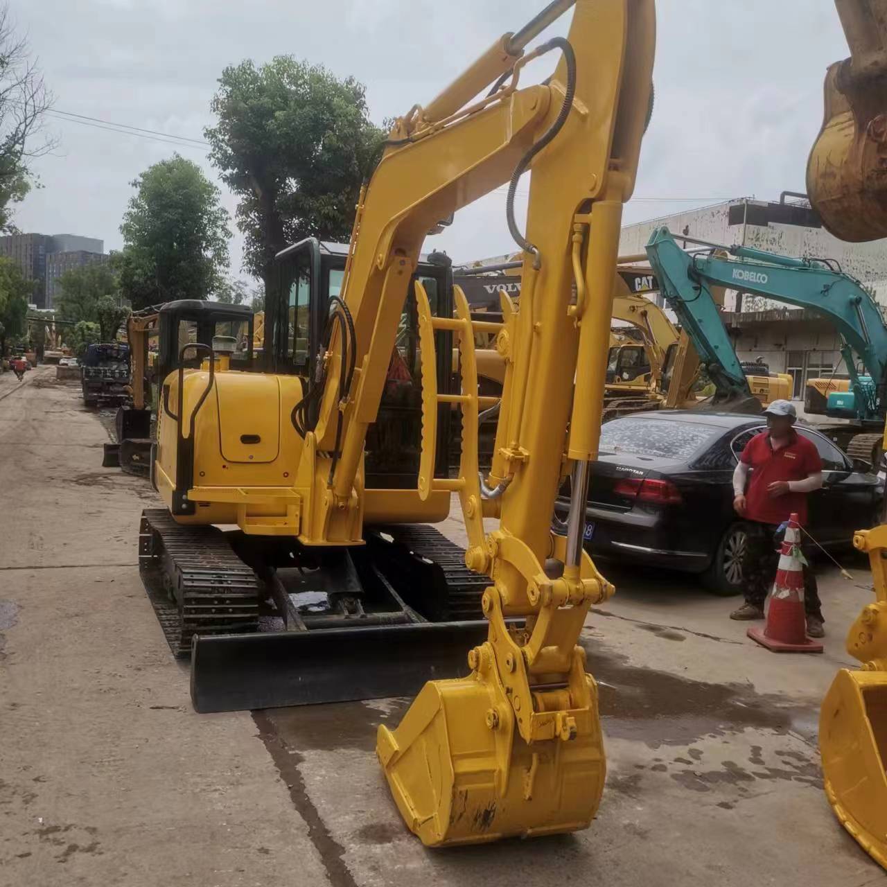 Original Hydraulic Pump 5 Ton Komatsu PC56-7 Crawler Mini Excavator with Cummins Engine