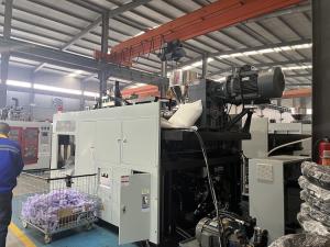 China Triple Blow Molding Equipment For Plastic Bottles Advanced Technology Superior Results factory
