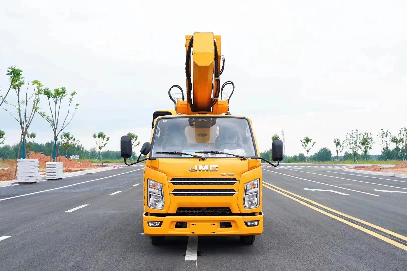 Euro 5 4*2 Diesel Aerial Work Platform Truck Superior Performance With JMC Engine
