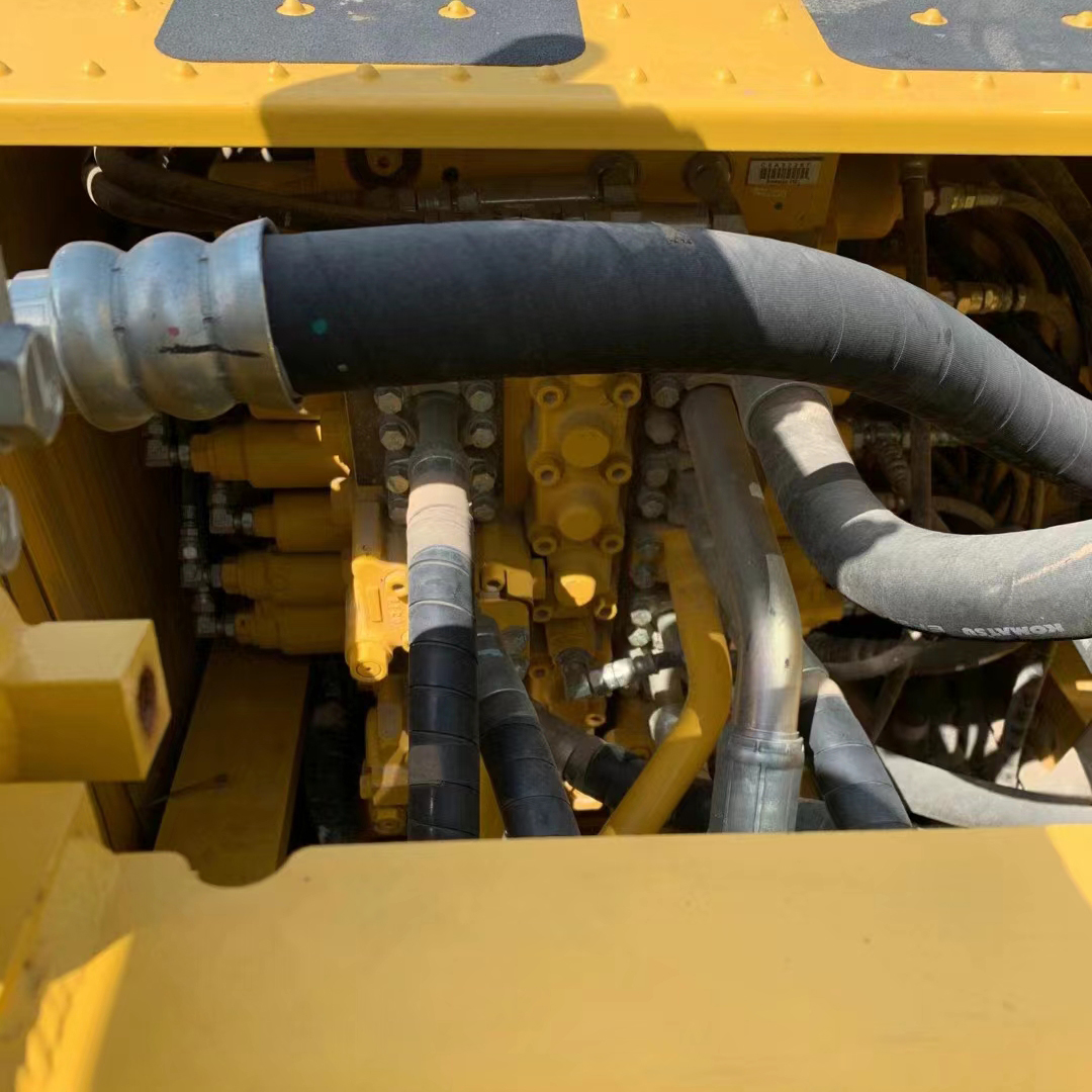 21TON Used Komatsu PC200/210/220 Crawler Excavator with Excellent Performance