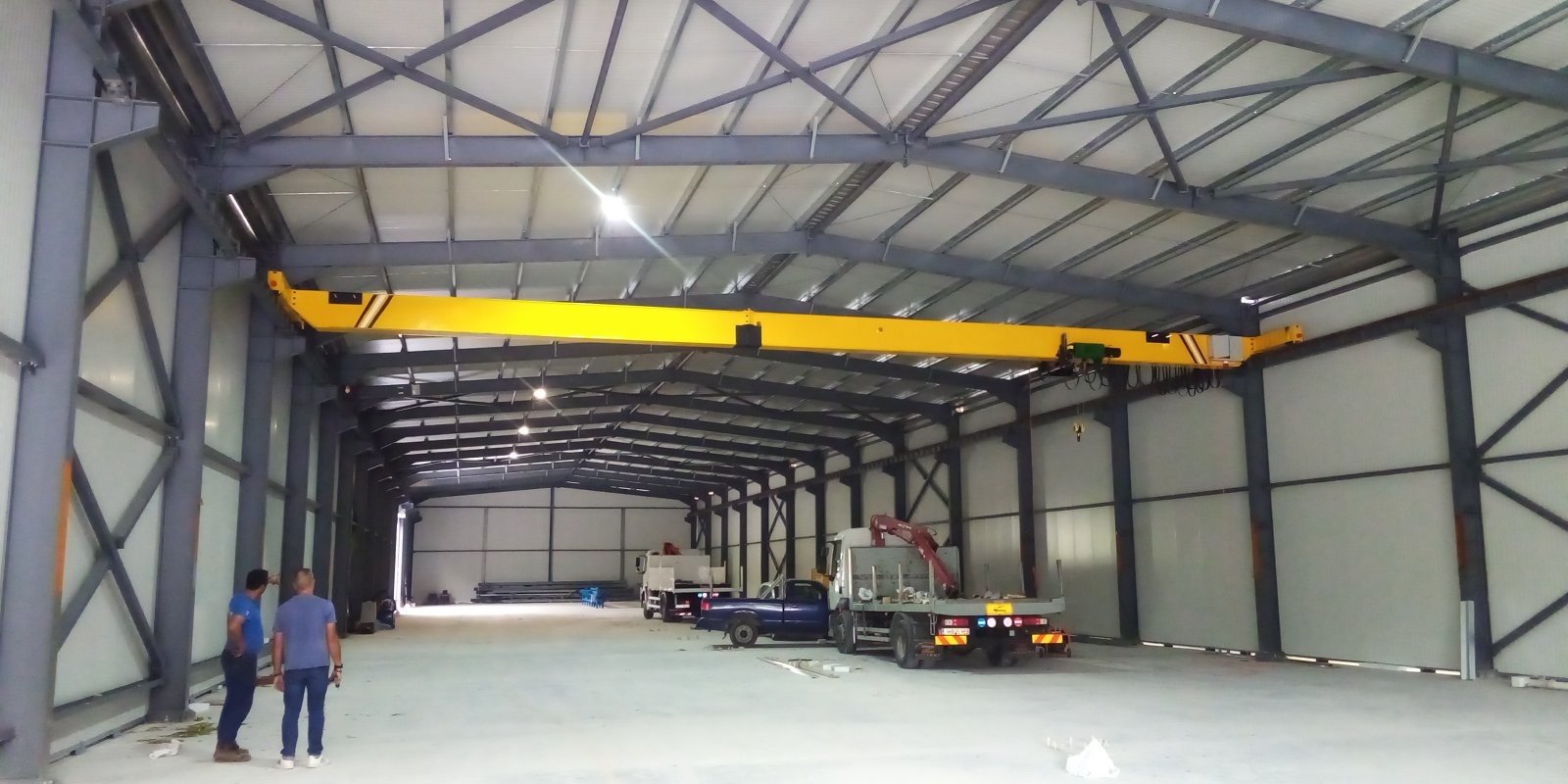 Prefabricated H Section Steel Frame Structural Warehouse with Overhead Crane