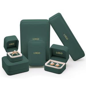 China Luxury Custom Logo Magnetic Jewelry Box Bracelet Packaging factory