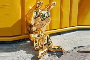 China Modern Outdoor Decoration Mirror Gold Stainless Steel Rabbit Sculpture factory
