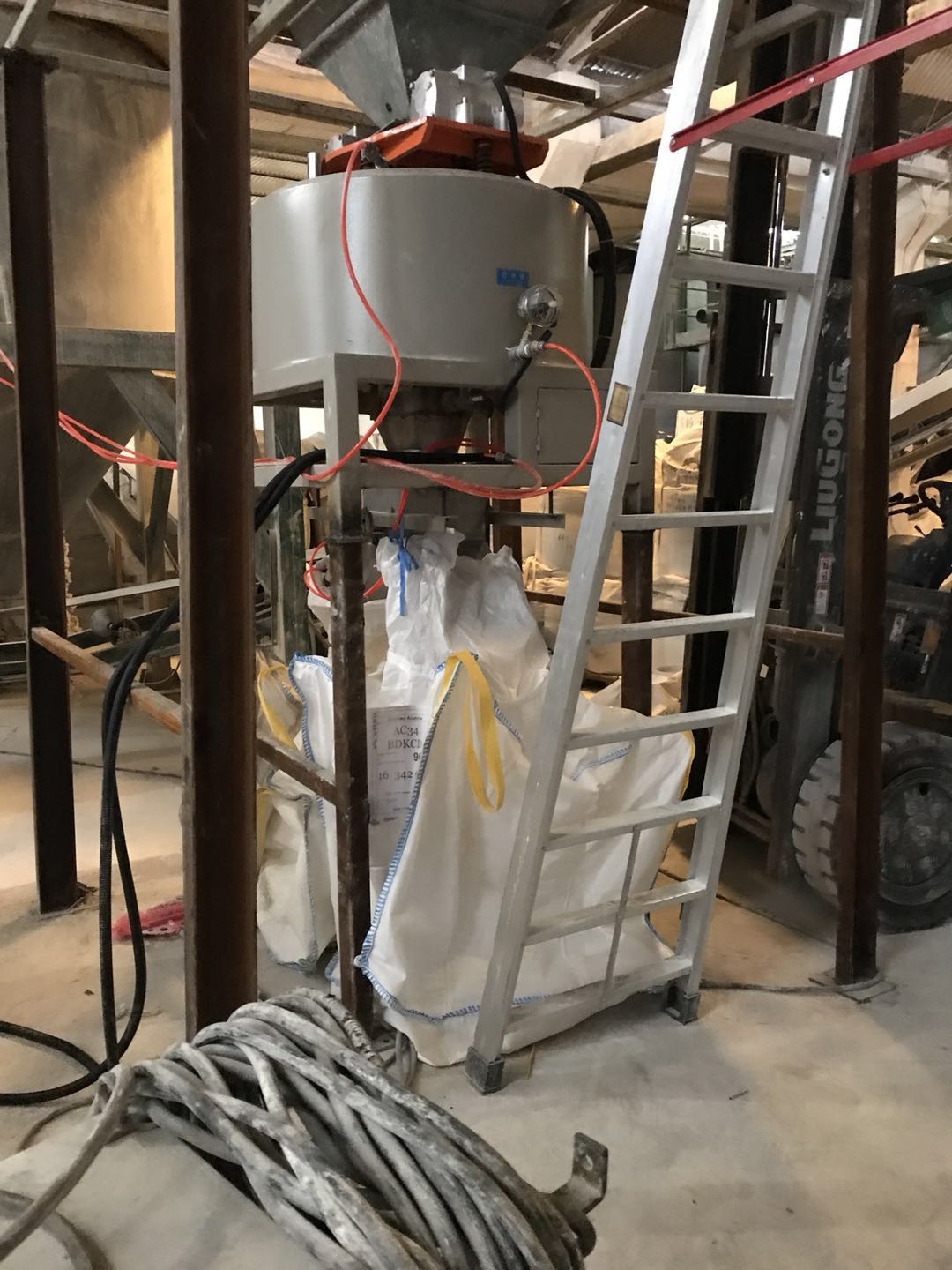 Electromagnetic Dried Type Magnetic Separator Applied For Dried Powder Such As Quartz Kaolin Feldspar Particles