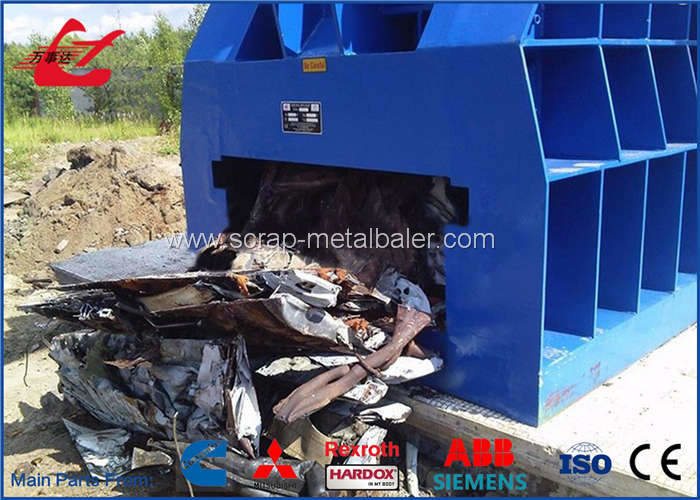 Remote Control Big Mouth Horizontal Scrap Metal Shear 74kW , Length 1400mm