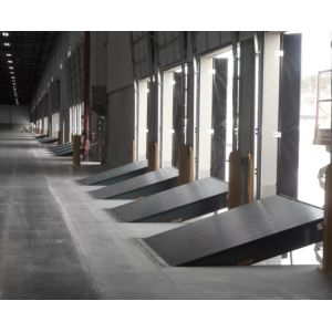 China Enhanced Safety Mechanical Loading Dock Leveler With Customizable Lip factory