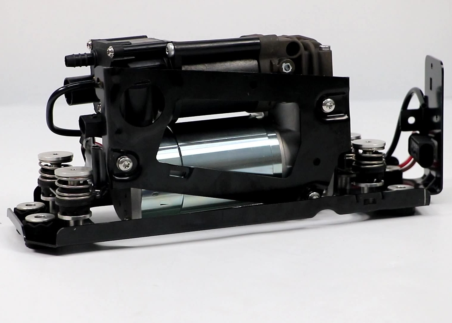 BMW 7 F01 F02 F04 Air Suspension Compressor Replacement 37206864215 37206789450