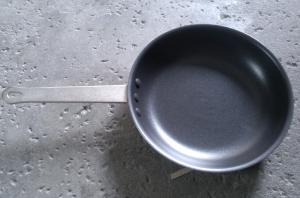 China aluminum frying pan skillet in aluminum commercial frying pan factory
