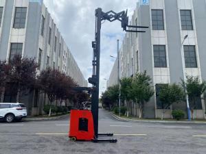 China Electric Double Extension Forward Shift Forklift Capacity 1600 KG Lifting Height 5500 MM factory