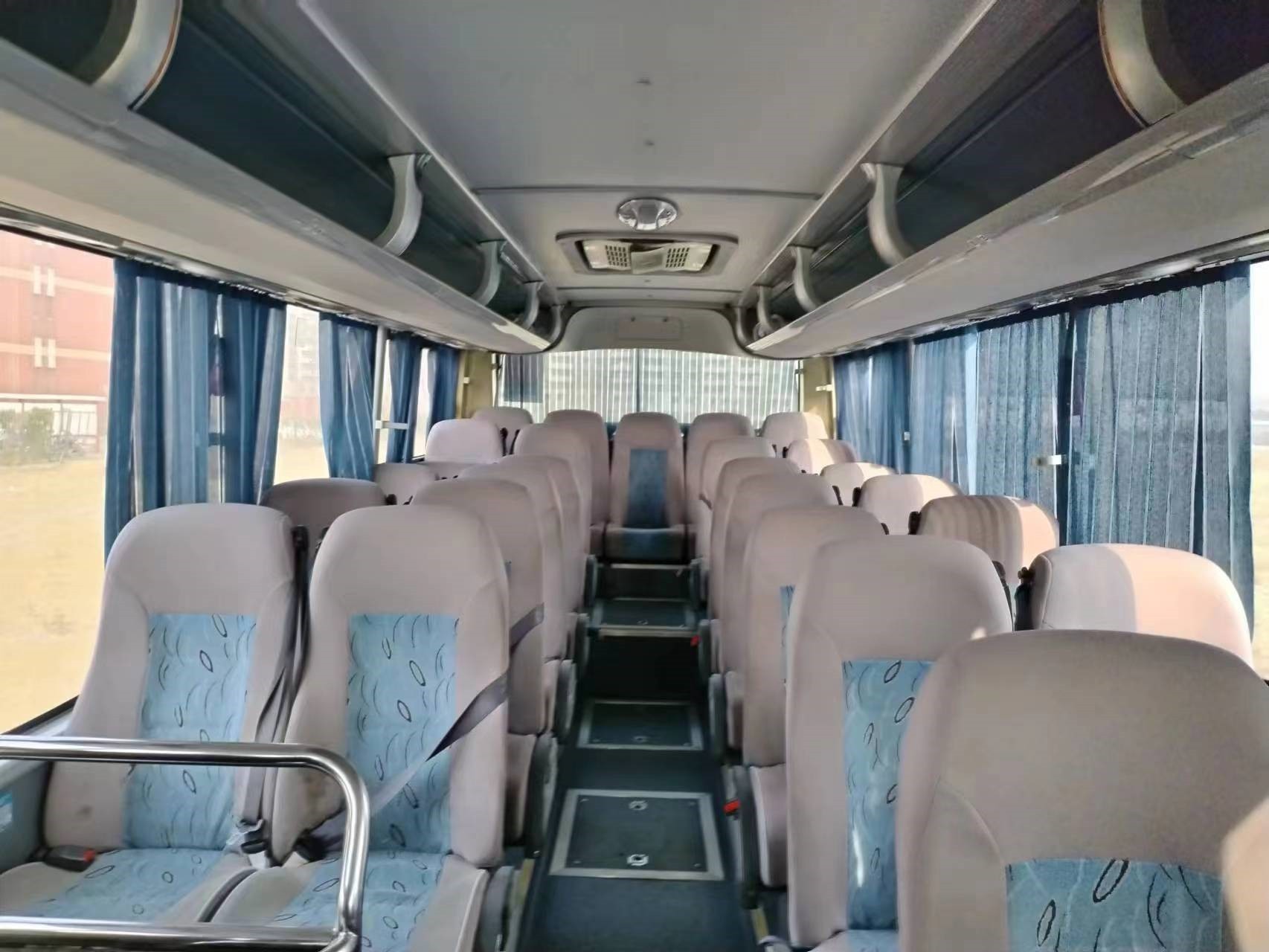 Used Passenger Bus 51 Seats Double Doors Leaf Spring Suspension Weichai Engine Young Tong Bus