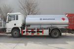 L3000 4x2 Oil Tanker Lorry 240Hp EruoII White SHACMAN Oil Transport Truck