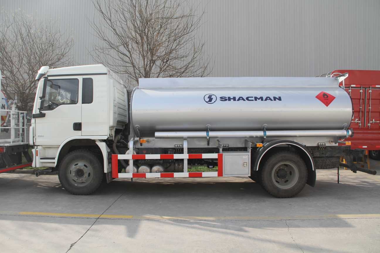 SHACMAN L3000 Oil Tank Truck 4x2 210hp Euro II Fuel Tank Truck