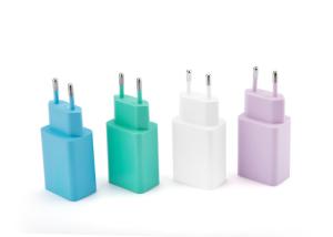 China Energy Efficient Lightweight USB Power Adapter Compact Design for Global Use - 90g factory