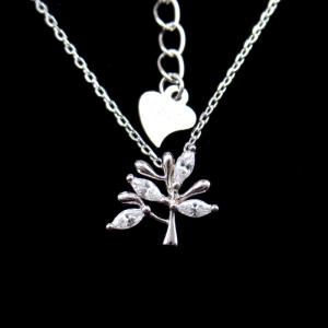 China Modern Design Silver Cubic Zirconia Necklace With 925 Sterling Silver Material factory