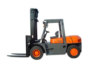 China Pneumatic 7T Diesel Powered Forklift 4x4 Forklift 1220*150*65mm Fork Dimension factory