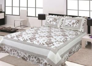 China Floral Design Home Bed Quilts Soft Silky With 100 Percent Polyester Material factory