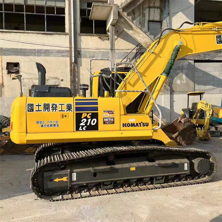Second Hand 2022 Komatsu PC210 Excavator with Original Hydraulic Pump in Japan Market