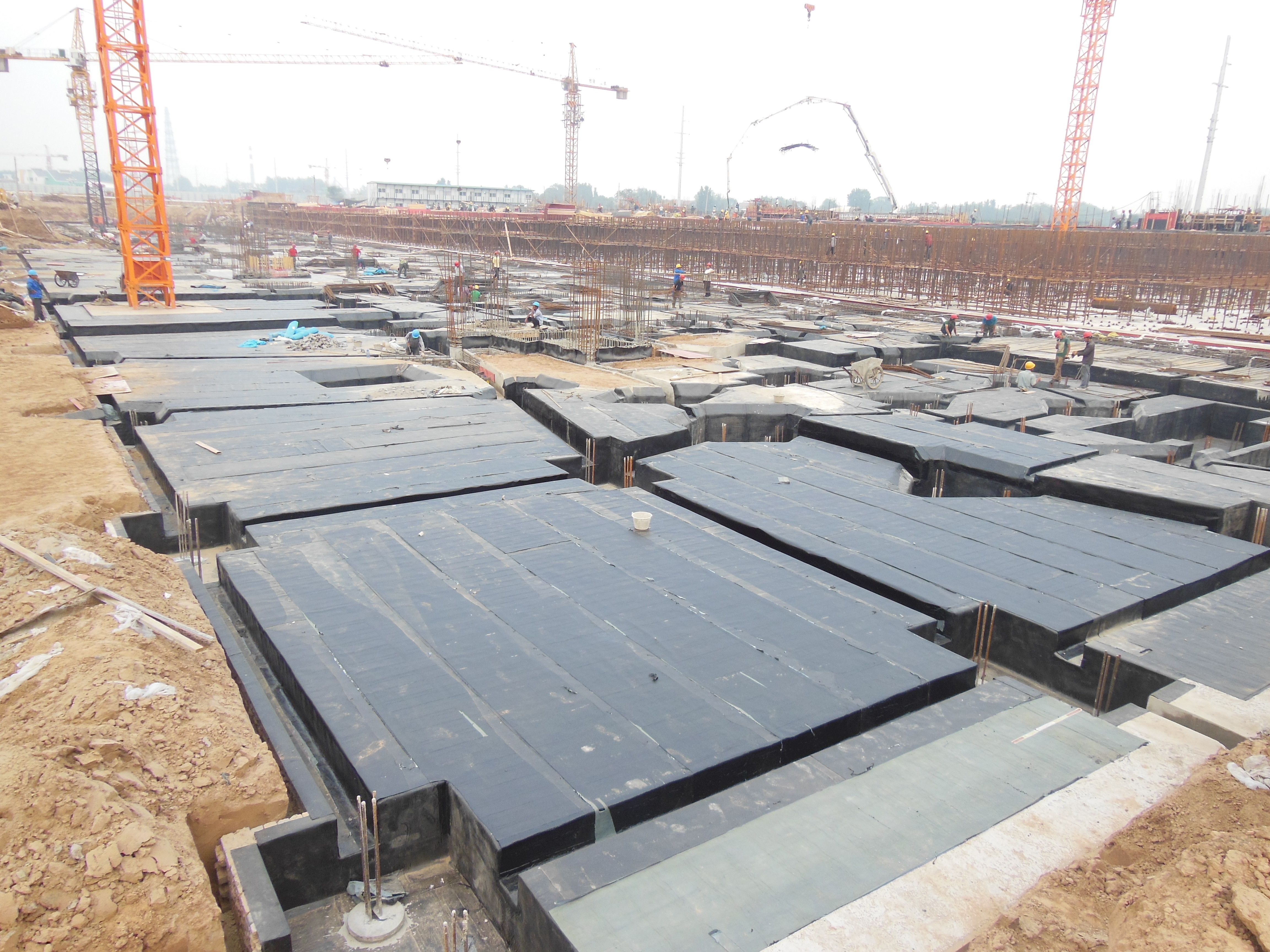 PE Film Modified Bitumen Waterproofing Membrane 1m Width For Basement