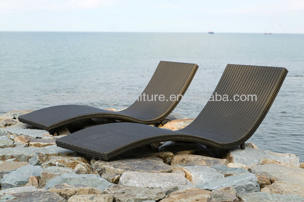 Hotel Swimming Outdoor Pool Chairs with Water-Proof Modern Aluminum Sun Loungers and 3-5 Years Rattan