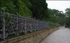 China Courtyard Wrought Iron Decorative Fence Panels , Wrought Iron Railing factory