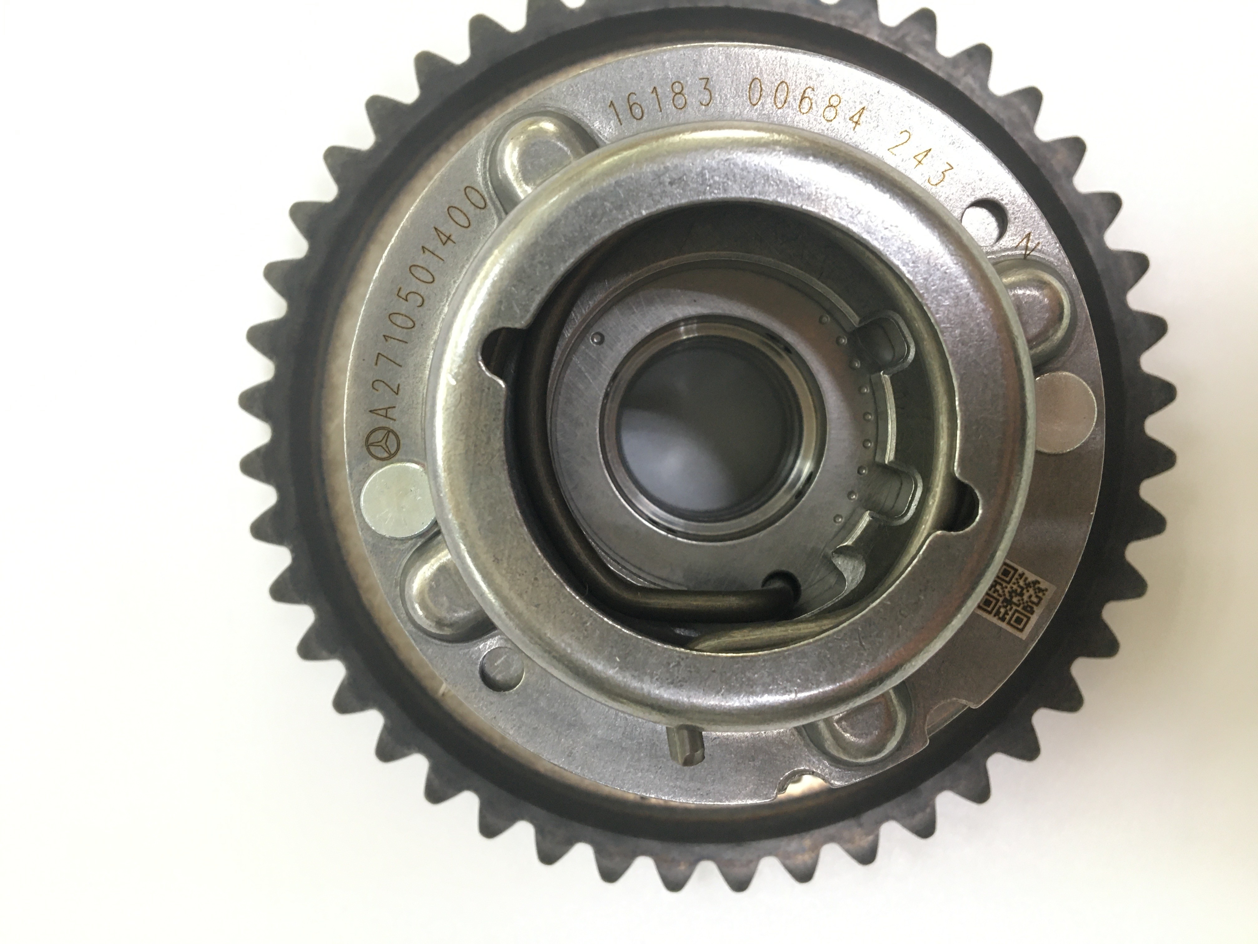 TUV A2700506200 Auto Engine Parts Mercedes Benz Camshaft Adjuster Exhaust
