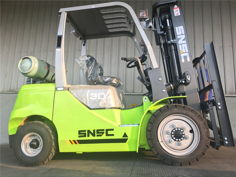 Gasoline Montacargas 3mt LPG Forklifter for Sale