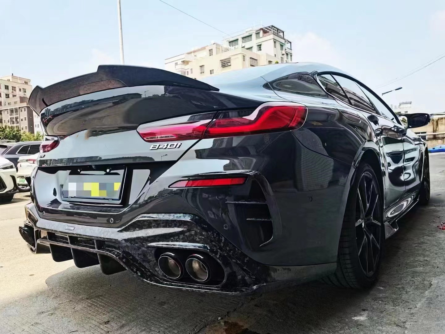Auto Parts for BMW 8 Series G14 G15 G16 840i Carbon Fiber Body Kit 840i Carbon Fiber Front Scoop Diffused Spoiler Side Skirt
