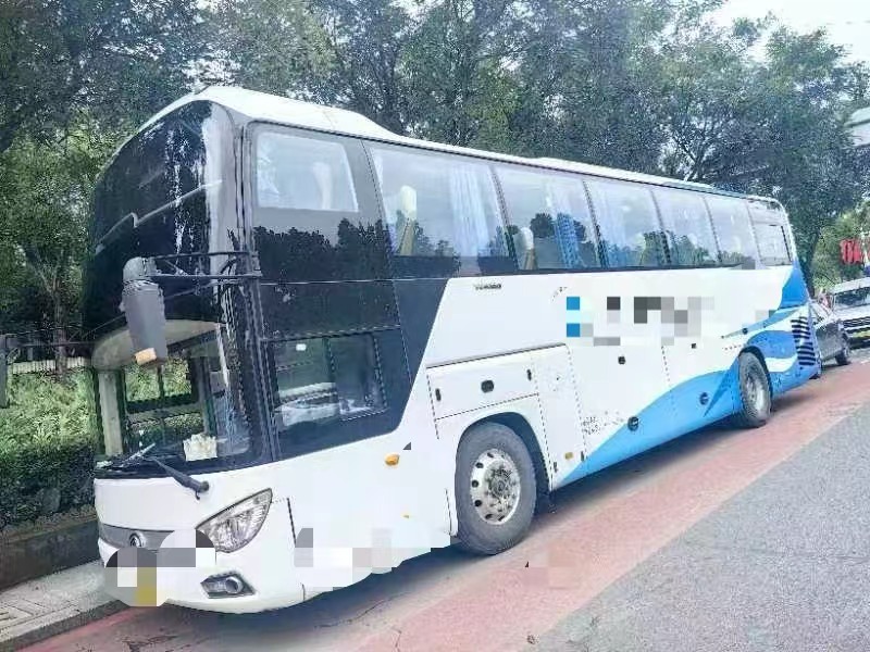 Affordable 6118 Model 54-Seater Bus with Two Doors Airbag Chassis and 9726ML Displacement