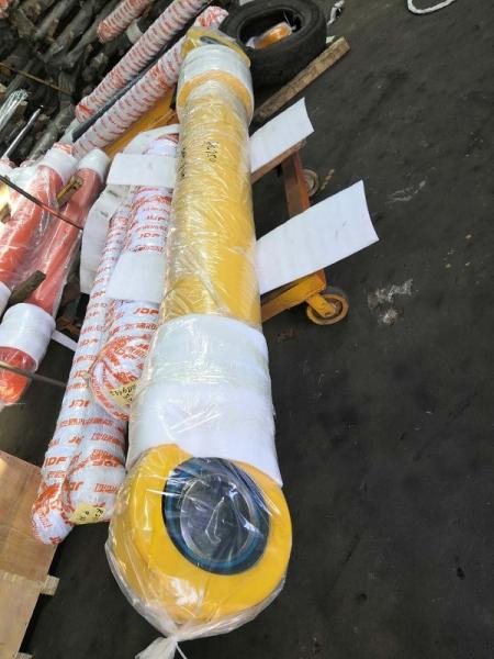 707-01-XY890 PC750, PC750SE, PC800 bucket cylinder LH komatsu loader spare parts