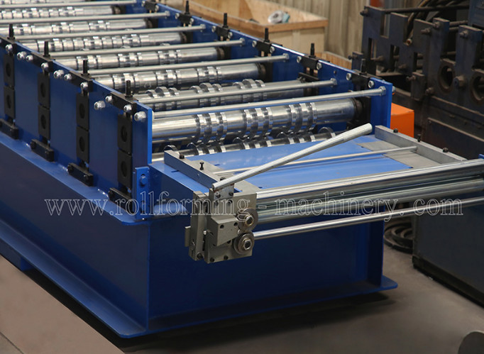 550Mpa Thickness 0.23mm PPGI Roof Forming Machine