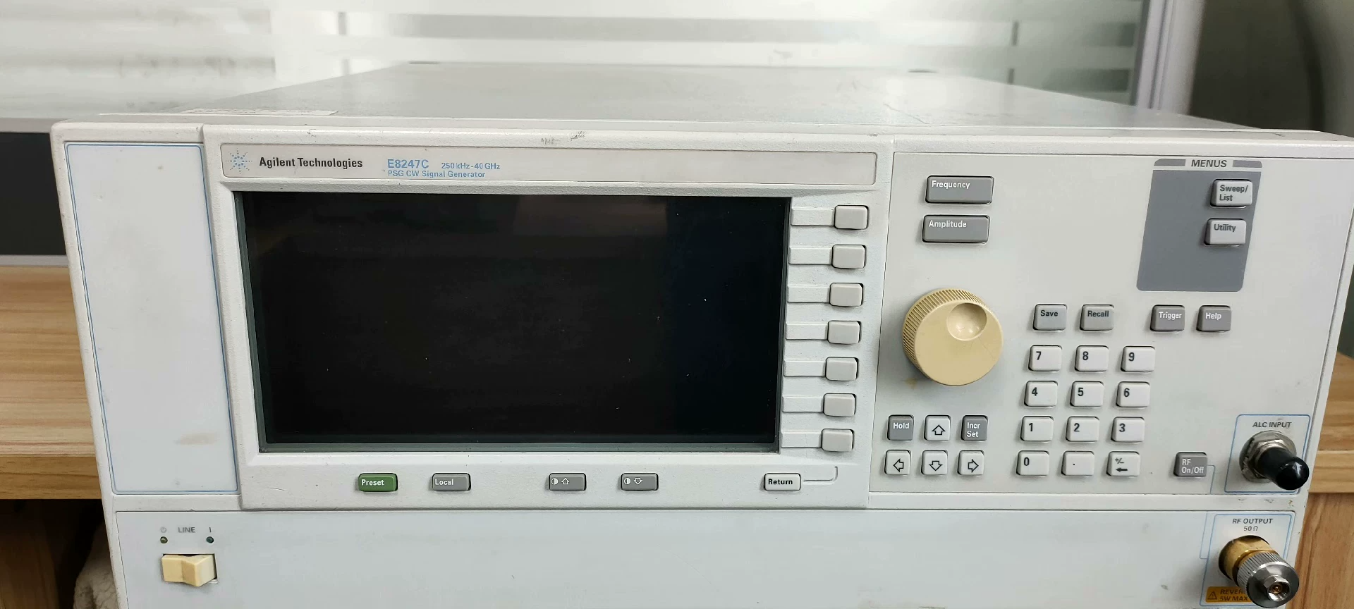 Agilent RF Signal Generator E8247C 20 GHz High Purity PSG-A Signal Generator