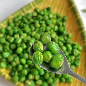 China Hot Sell Green Peas Fresh Healthy Snack Wasabi Garlic Spicy Multi Flavor Pea Snacks factory