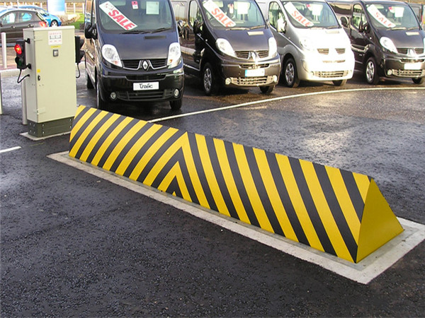 High Speed Roadway Safety A3 Stainless Steel PLC control GPS Hydraulic Vehicle road Blocker