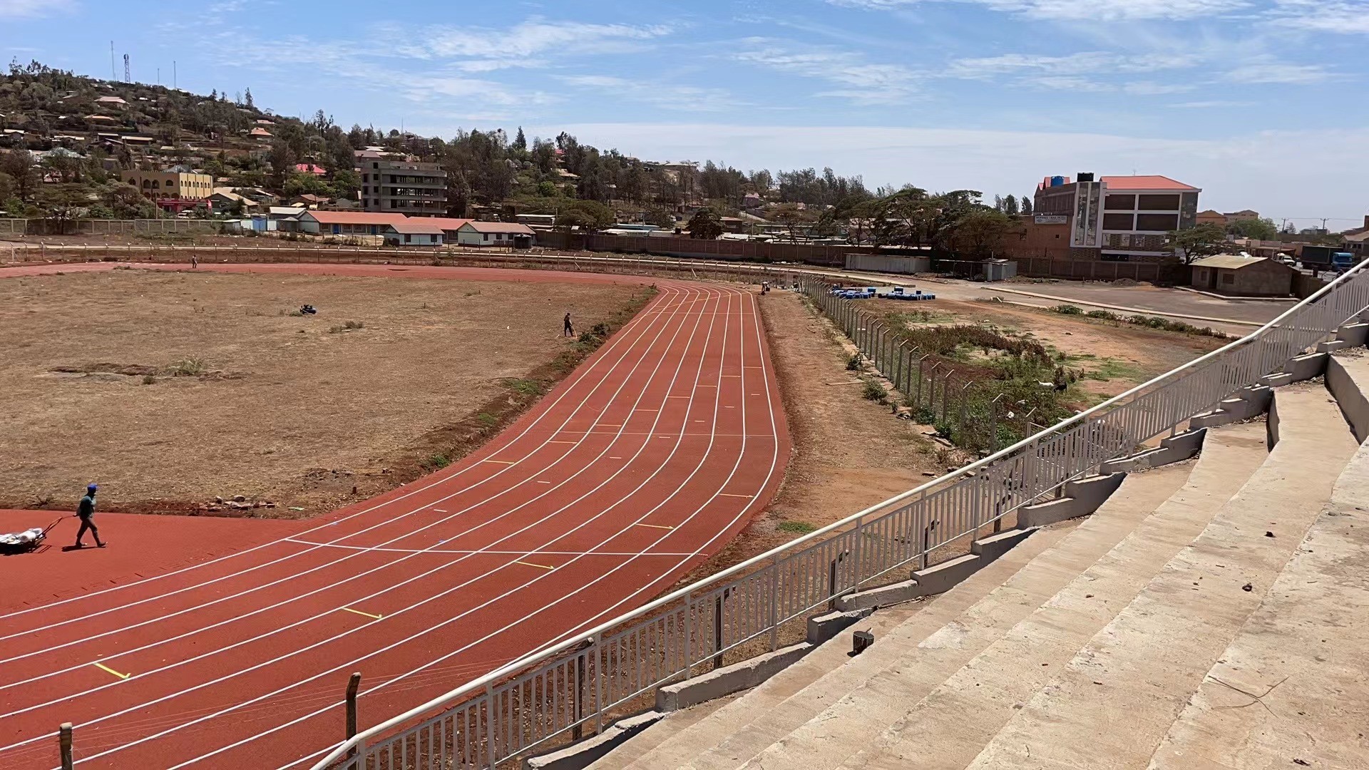 EPDM Rubber Track Field Sandwich System Sport Flooring Flatness