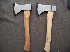 China 600G Forged carbon steel Hickory Wood Handle Hatchet Working Axe in Hand Tools factory