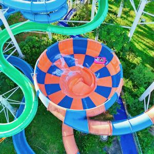 China 400m2 Big Bowl Water Slide 400sqm Water Park Playground Fiberglass factory