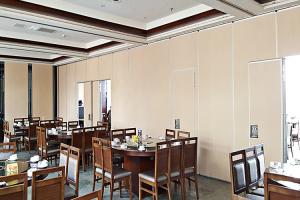 China Custom Movable Partition Walls for Hotel Banquet Hall 4m Height factory