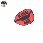 Merrow Border Embroidered Sports Patches Kiss Me Shape For Clothing / Handbags