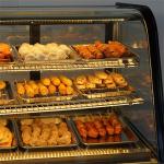 130L Curved Glass Cake Display Fridge Freestanding Adjustable Chrome Plated