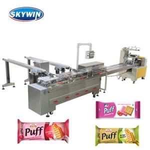 China PLC Controlled Cream Sandwich Biscuit Packing Machine Sandwich Packaging Machine factory