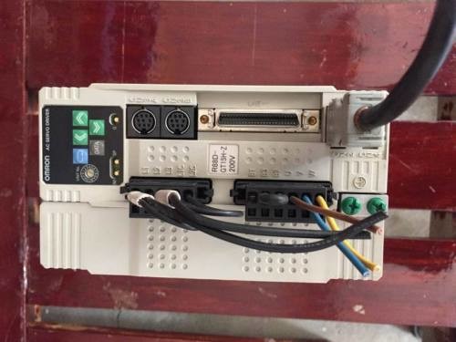 China R88D-GT15H-Z OMRON Servo 50 W up to 15 kW Drive input provides application versatility factory