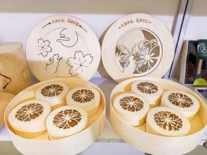 China Natural Poplar Wooden Mooncake Box Disposable Customized With Lid factory