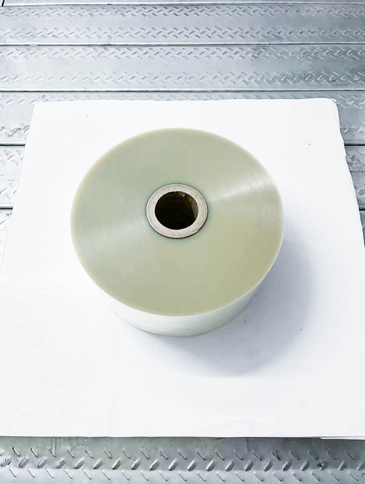 China Transparent BOPP Adhesive Backed Kraft Paper factory
