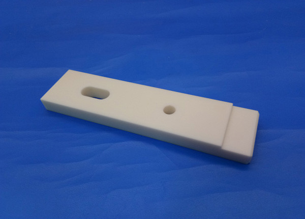 Custom 99.5% Alumina Ceramic Plate For High Temperature