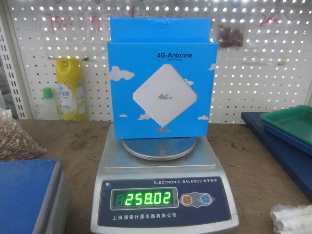 600-2700mhz High Gain Dual TS9 TS9 CRC9 4G LTE Mimo Antenna for Long Range Coverage